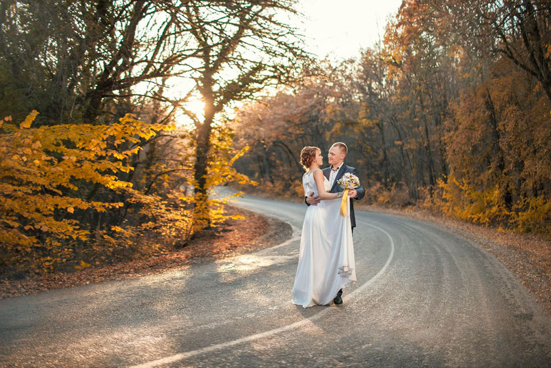 свадебные фотографии в осеннем лесу Севастополь